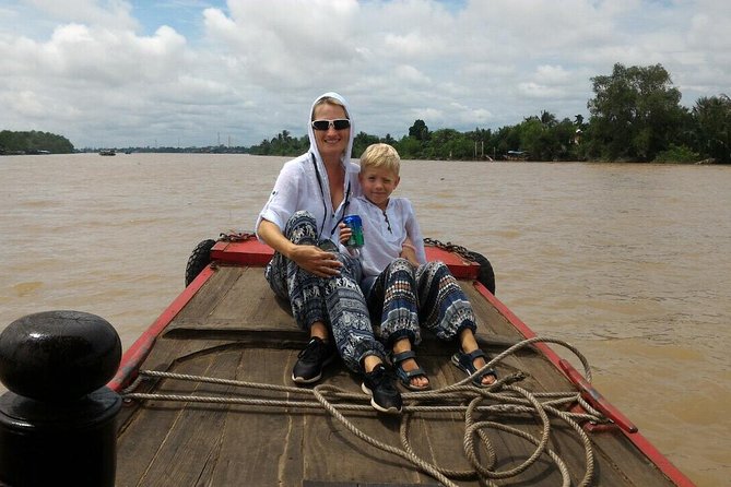 1-Day Mekong Delta Deluxe Tour: My Tho & Ben Tre (Max 10) - The Tien River boat trip: islets, fish farms, and local river work