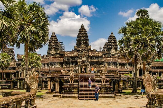 10-Day Vietnam Discovery from North to South | Best Packages - Day 1 in Hanoi: airport transfer and Hoàn Kiếm orientation