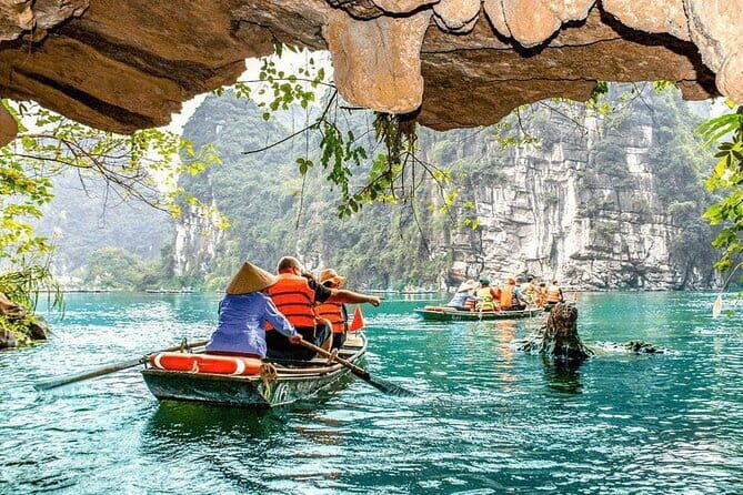 10-Day Vietnam Itinerary | Discover Vietnam’s top attractions - Lan Ha and Ha Long Bay cruising: timing that matters