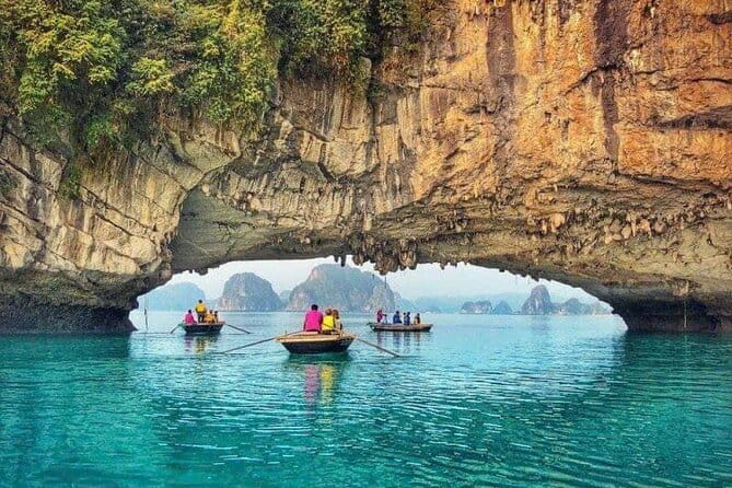 10-Day Vietnam Itinerary | Discover Vietnam’s top attractions - Hanoi at night: food walking tour in the Old Quarter