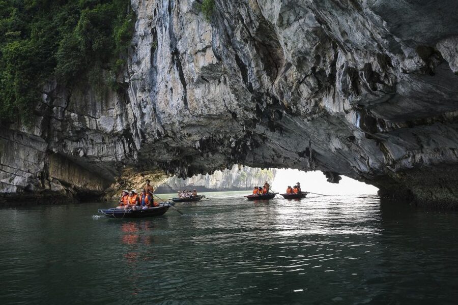 2-Day Ha Noi - Ninh Binh - Ha Long Bay Highlights Tour - Timing and logistics: what a full day travel schedule feels like