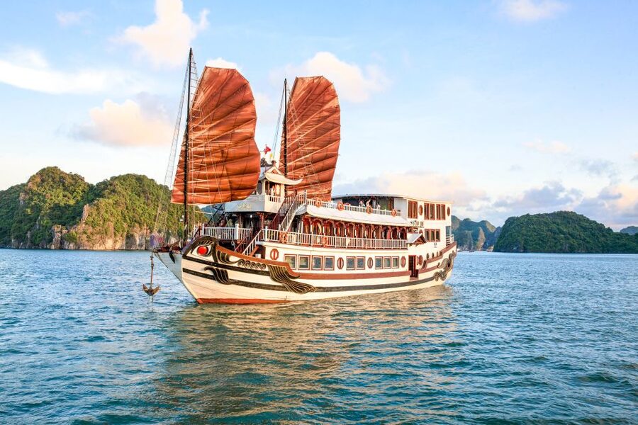 2-Day Royal Palace Ha Long Bay & Ti Top Island Cruise - Royal Palace cruise vibe: more than just a pretty boat