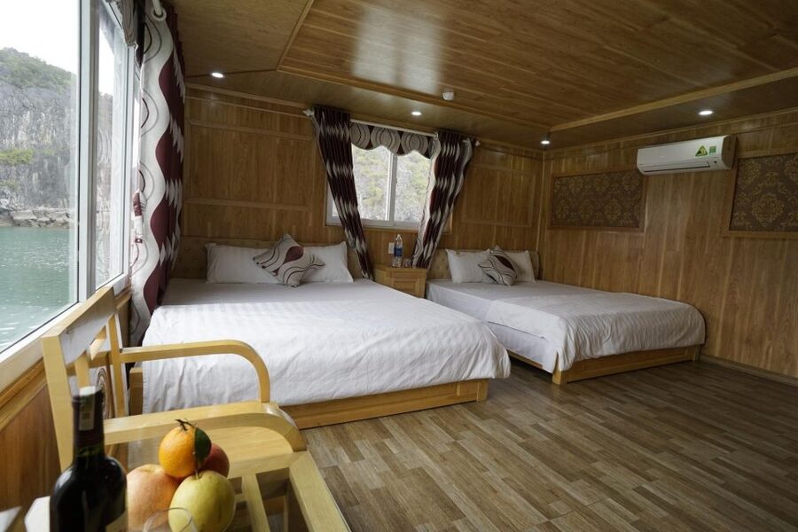 2-Day Traditional Cruise to Lan Ha Bay & Cat Ba Island - Day 2 Morning: Dawn Air, Breakfast, and Ho Ba Ham Lagoons