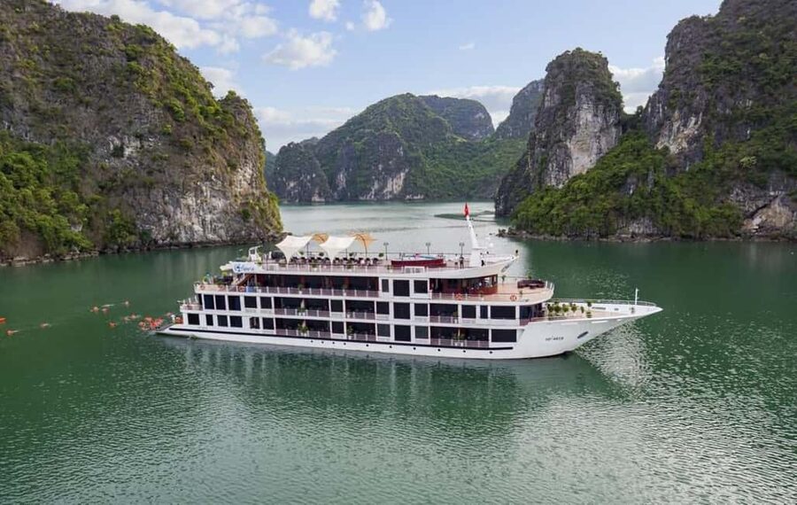 2 Days Halong 5 Stars Cruise with Free Pickup from Hanoi - What makes the cruise feel premium in real life