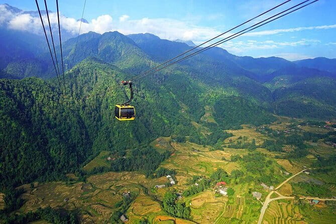 2-Days Sapa Tour with Fansipan Cable Car Trekking Three Village - Hanoi to Sapa: how the bus ride shapes your energy