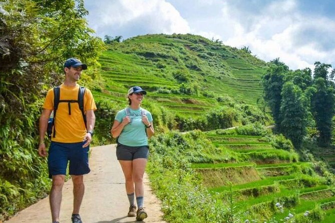 2-Days Sapa Trekking and Overnight in Tavan Village - Sapa Arrivals: Lunch, Welcome Setup, and Ethnic Village Color
