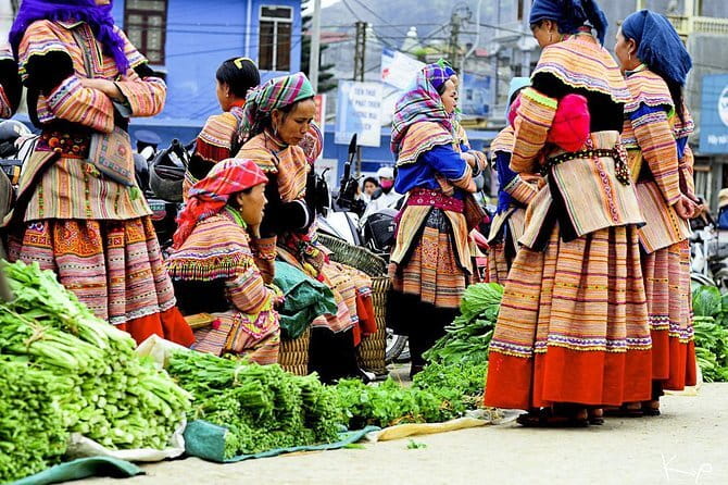 3-Day Private Ha Giang Loop Car Tour: Scenic Adventure from Hanoi - Day 2: Ma Pi Lèng Pass, Tu Sản Canyon by boat, and the M-shaped road