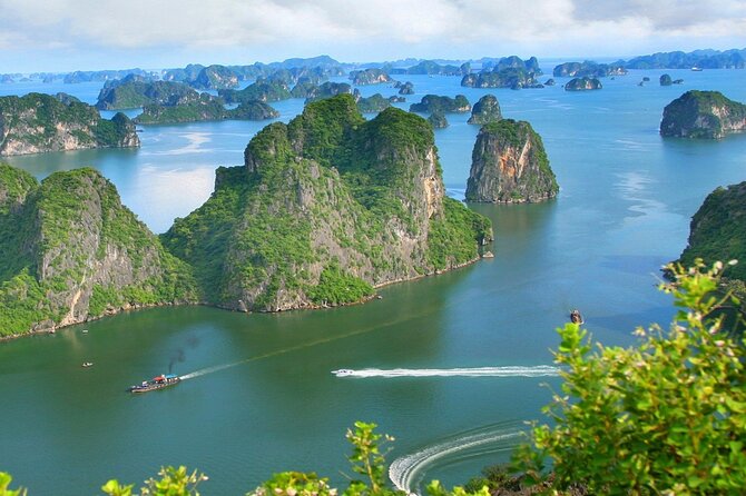 5-Day North Vietnam: Hanoi -Halong Bay -Ninh Binh-Sapa from Hanoi - A 5-day route that stitches Hanoi, Ninh Binh, Sapa, and Halong Bay together