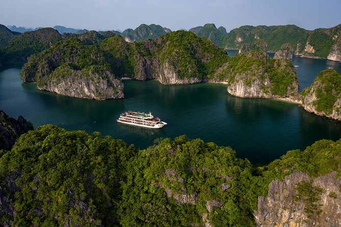 5-Day North Vietnam: Hanoi -Halong Bay -Ninh Binh-Sapa from Hanoi - Sapa day 2: Fansipan area, Black H’mong village time, and a bus you’ll feel