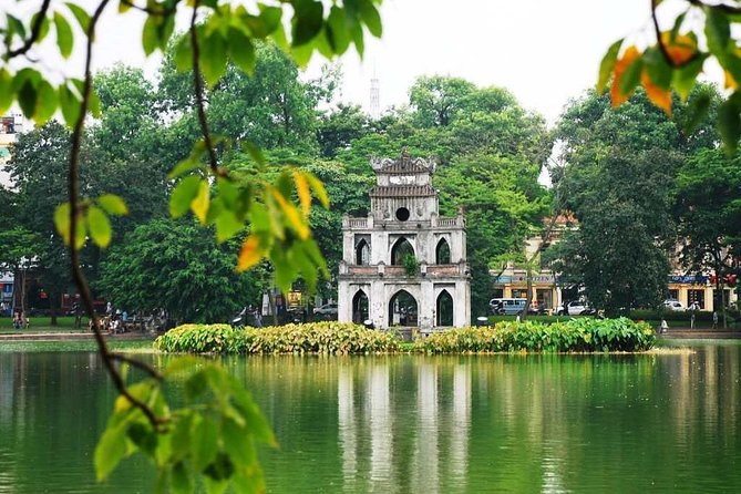 8-Day Discover Northern Vietnam Highlight: Hanoi - Ninh Binh - Sapa - Halong Bay - Sapa trekking day 1: Cat Cat and Sin Chai with Black H’Mong and river-side pauses