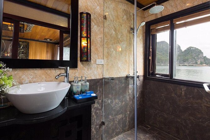 All-inclusive in Lan Ha Bay for 2Days 1 Night with many options - Day 2 from 6:00 to Dark and Light Cave: the morning flow