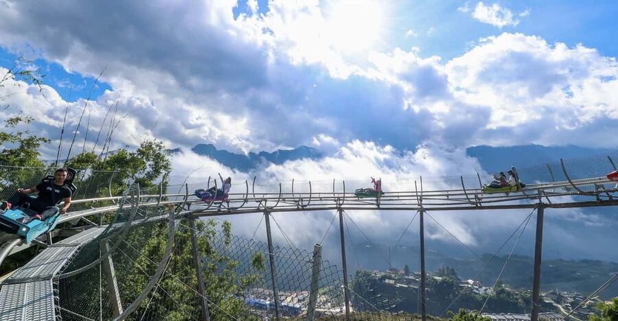 Alpine Coaster Ban Mong Experience in Sapa - Vietnam - Safety pacing: brake arms and magnetic control