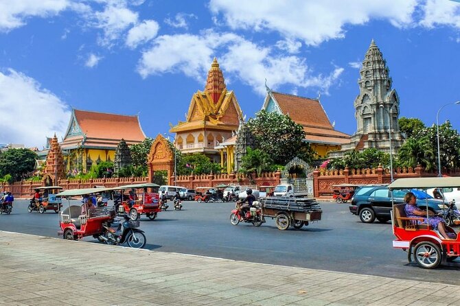 Authentic of Vietnam & Cambodia Tour - full package - Hoi An and UNESCO time: bridges, fishing village life, and a slower day in the old town