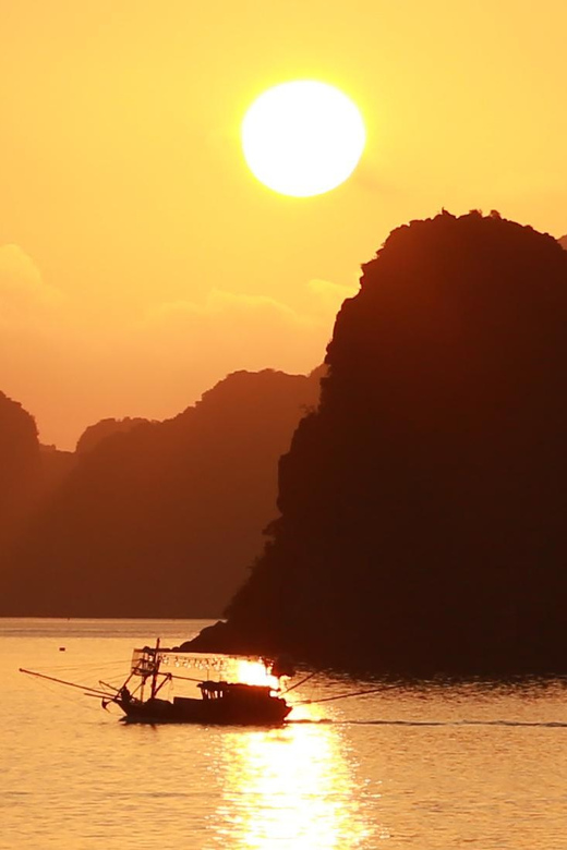 Bai Tu Long Bay 2 Days 1 Night With Renea Cruise - Cabins, meals, and the small comfort details that matter