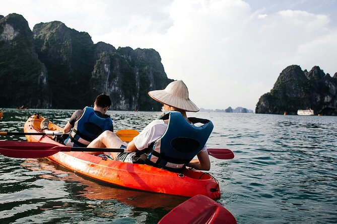 BEST SELLER - Halong 5 Star Day Cruise: Buffet, Wine & Jacuzzi - How the day runs from Hanoi Old Quarter to Tuan Chau