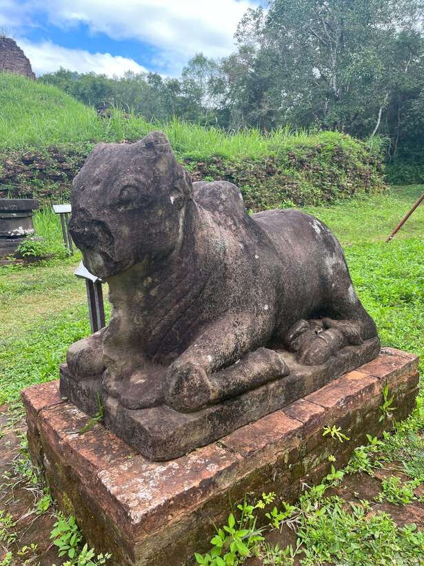 Best tour/ transfer to My Son Sanctuary - Cham temple history and building techniques: what you should try to notice