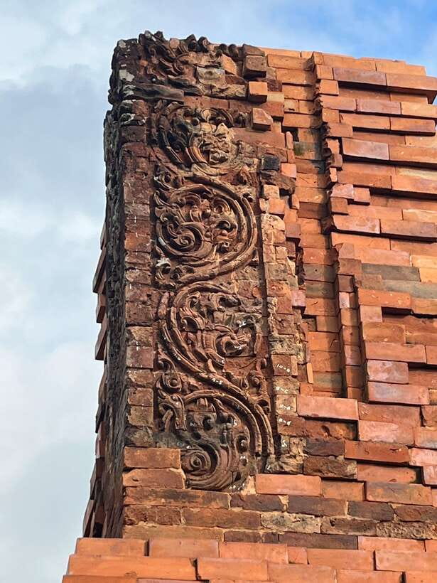 Best tour/ transfer to My Son Sanctuary - Da Nang check-ins on the way: Golden Bridge, Buddha, flower garden, Nghinh Phong pagoda