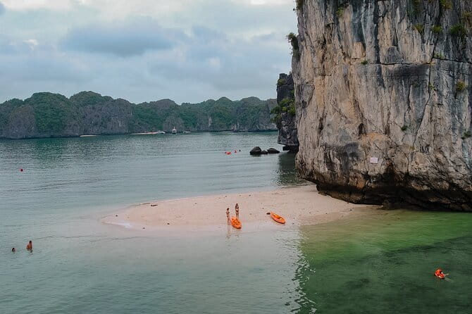 Bus Cat Ba island to Ha Noi - Drop-Off in Hanoi Old Quarter, and the Airport Upgrade Option