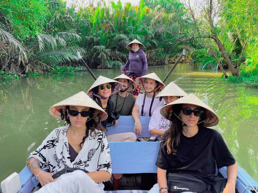Can Tho: A Real Mekong Tour, Floating Market, Cacao & Life's - Quiet canal cruising in Can Tho, including the secret canal system