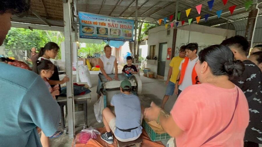 Can Tho: Floating Market, Cacao & Canals with French Guide - Price and logistics for $37, and what you should budget for
