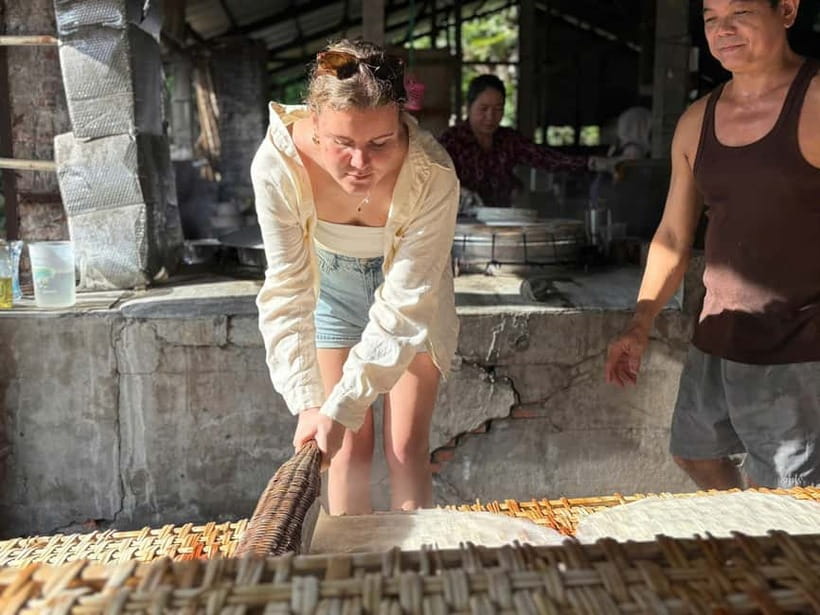 Can Tho: Floating Market, Cacao & Canals with French Guide - What to pack for a hot, early, boat-and-walk morning
