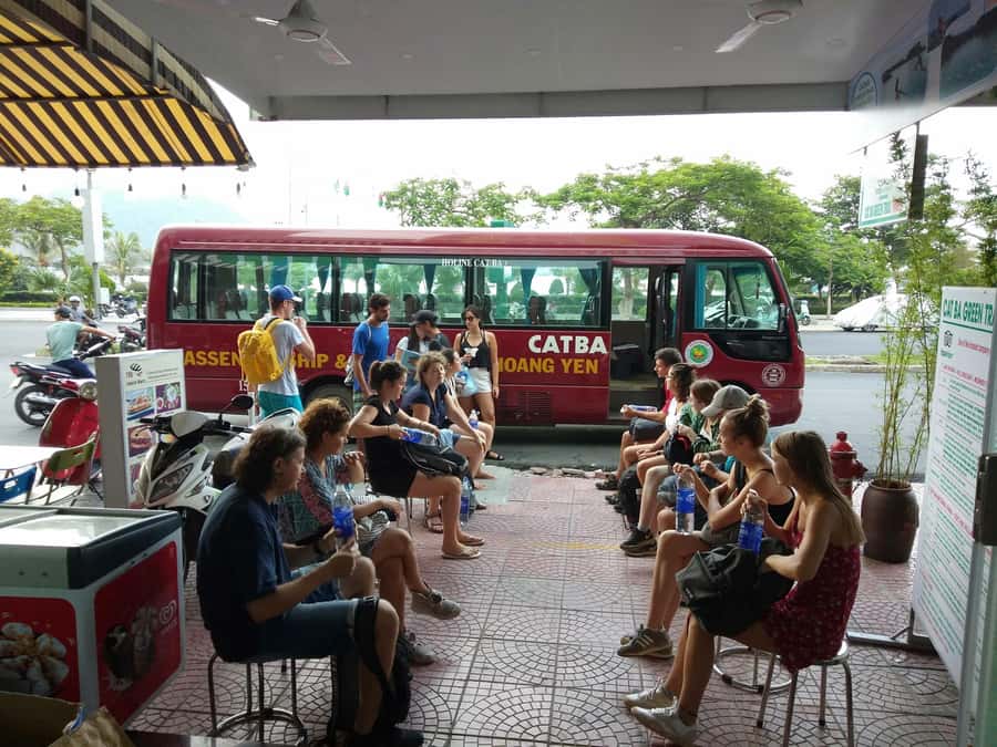 Cat Ba Island: Full-Day Cruise to Lan Ha Bay and Ha Long Bay - Afternoon cruising: islets, a Ha Long Bay photo window, and fish farm visit