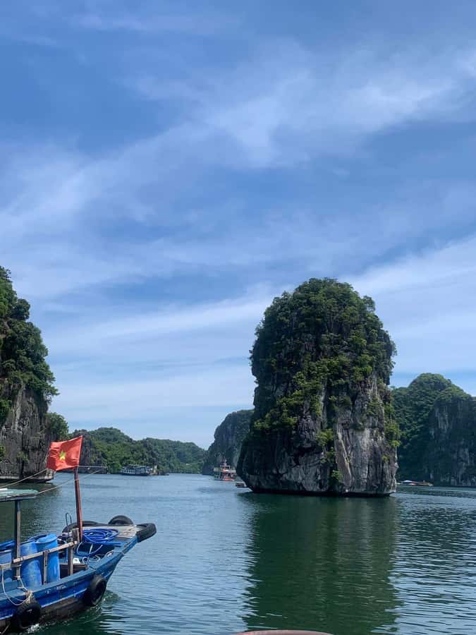 Cat Ba: Lan Ha and Ha Long Bay Boat Tour with Kayaking, Cave - Cruising Lan Ha Bay: limestone karsts and the real feel of the area