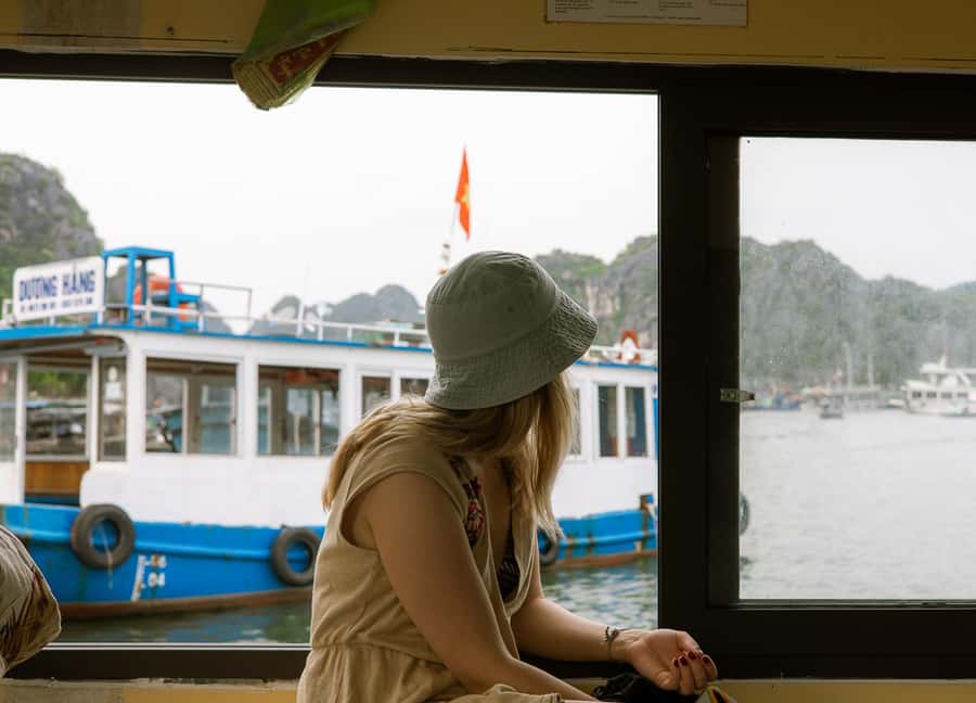 Cat Ba: Lan Ha & Ha Long Bay Kayak & Snorkel Boat Tour - Cruising Lan Ha and passing Cai Beo floating village