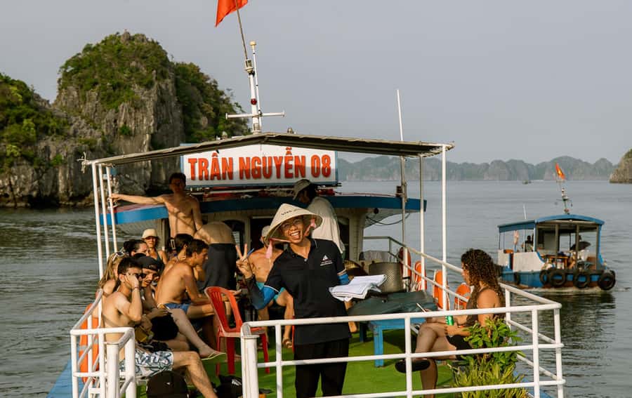 Cat Ba: Lan Ha & Ha Long Bay Kayak & Snorkel Boat Tour - Kayak time in the limestone archipelago (where the magic happens)