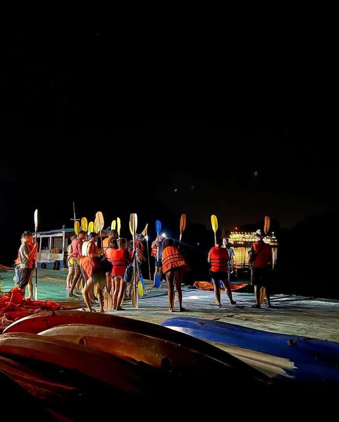 Cat Ba: Sunset and Night kayak with bioluminescent plankton - Sunset on Lan Ha Bay: the calm before the glow