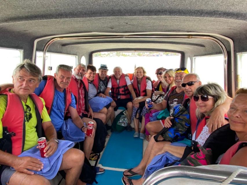 Cham Island Snorkeling tour by Speed Boat From Hoi An/DaNang - The family-style seafood lunch, and what not to expect
