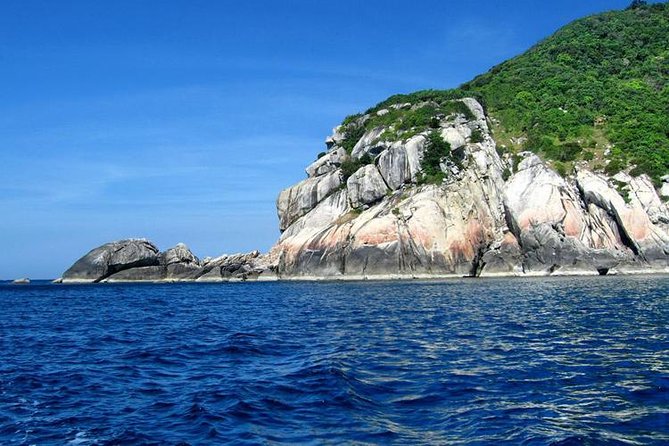 Cham Island Tour Snorkeling -Sunbathing - Nice Beach - Speedboat - Hon Lao Island waterfront time and the reality of crowded beach zones