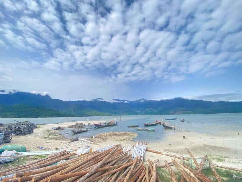 Chan May Port : to Golden Bridge/Imperial City/Hoi An Town - Lap An Lagoon and Hai Van Pass: the road that does the work