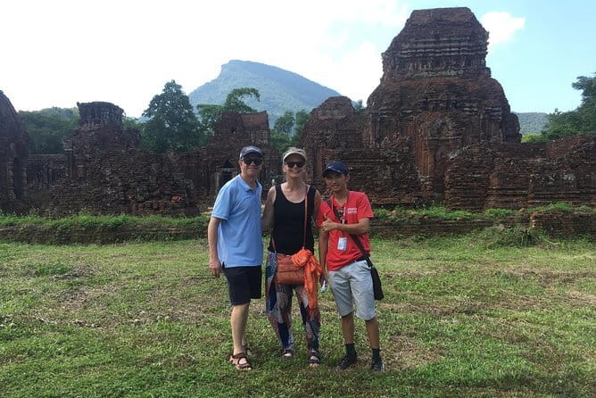 Chan May Port to Golden Bridge or Hoi An by Private Car - What makes the driving and meeting setup feel smooth