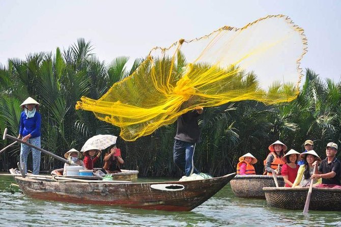 Cooking Class Hoi An:Local Market, Basket Boat, Fishing & Cooking - Bamboo-house welcome and the meal-building rhythm