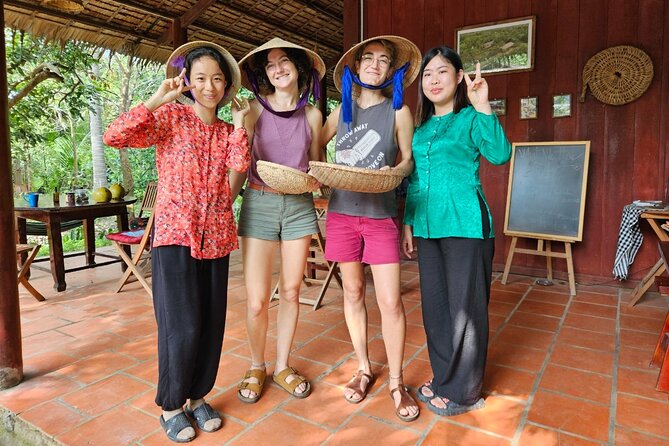 Cooking class & Vibrant Market by Scooter/Tuktuk (Half-Day) - Getting to Chợ Nhơn Thạnh: scooter or tuktuk, then back again