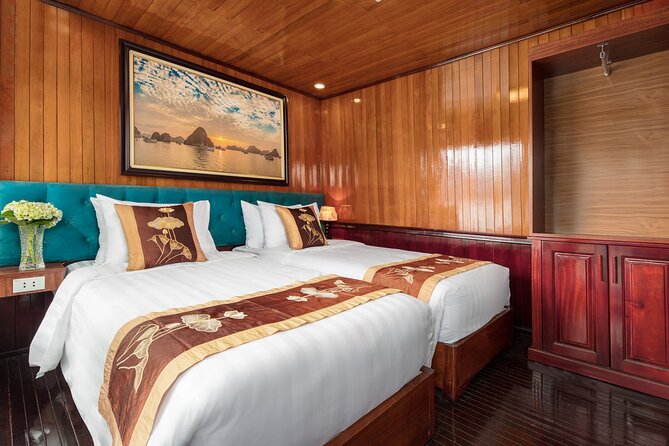 CozyBay Boutique 2D1N Kayak, Swiming ,Titop, Cave, Expressway way - Value check: what $122 really buys in Ha Long Bay