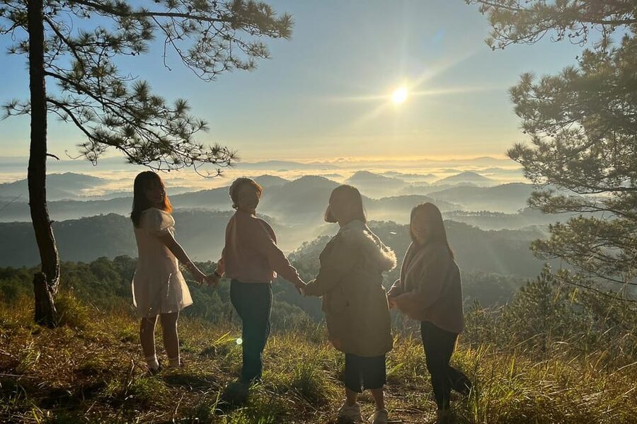 Da Lat: Chasing the Sunrise - A Mini Trek Adventure - After the hike: scooter down, then local breakfast on a real street corner