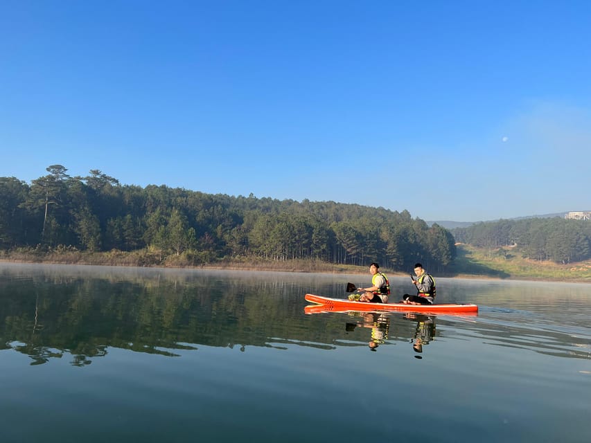 Da Lat: Tuyen Lam Lake Kayak or SUP Tour - Seeing Happy Hill, Wonder Resort, and Lavender Farm from the water