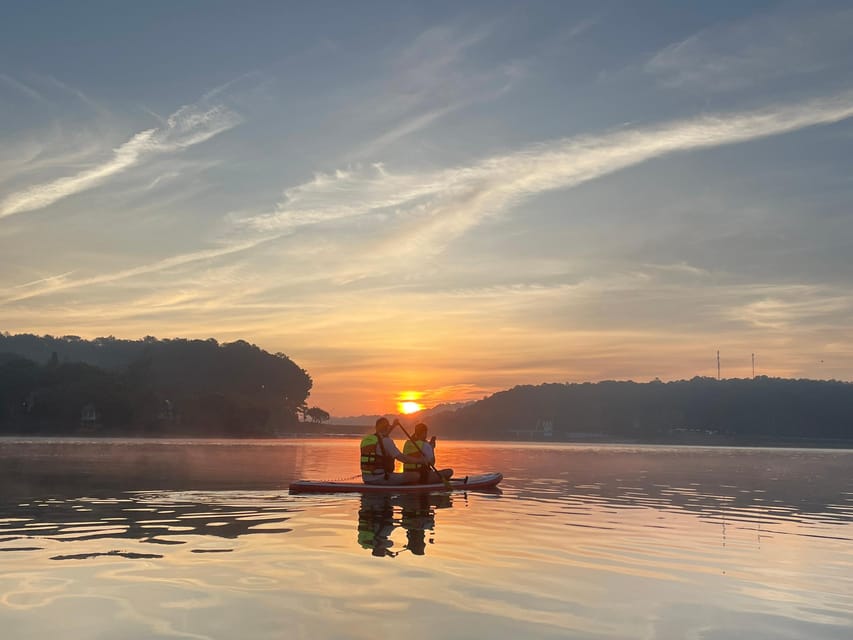 Da Lat: Tuyen Lam Lake Kayak or SUP Tour - Picking the right time slot, sunrise mist vs sunset romance