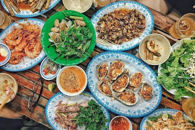 Da Nang By Night: Seafood dinner, night market and cruise trip - A 3-hour Night That Covers More Than It Sounds Like