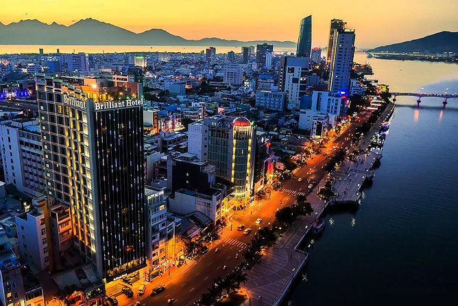 Da Nang By Night: Seafood dinner, night market and cruise trip - The Night Market: Bargaining Practice Without the Guesswork