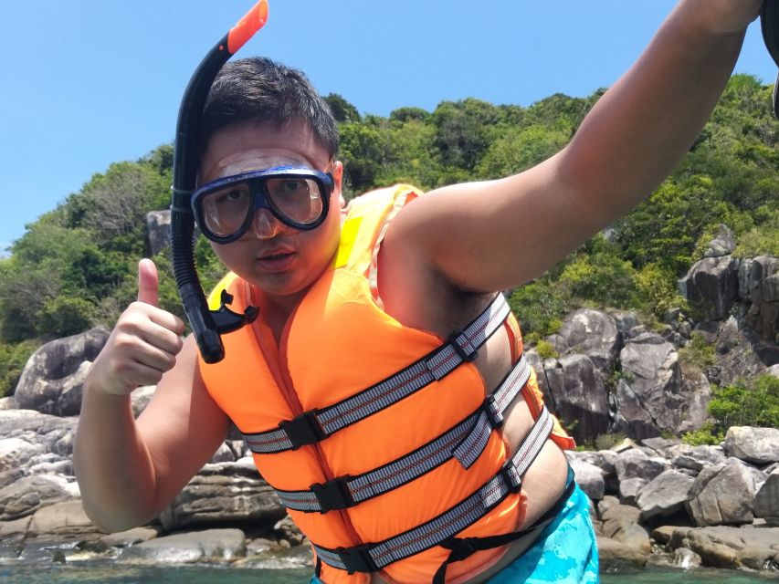 Da Nang/Hoi An: Cham Islands Snorkeling by High-Speed Boat - Lunch on island time: Vietnamese family-style, local standards