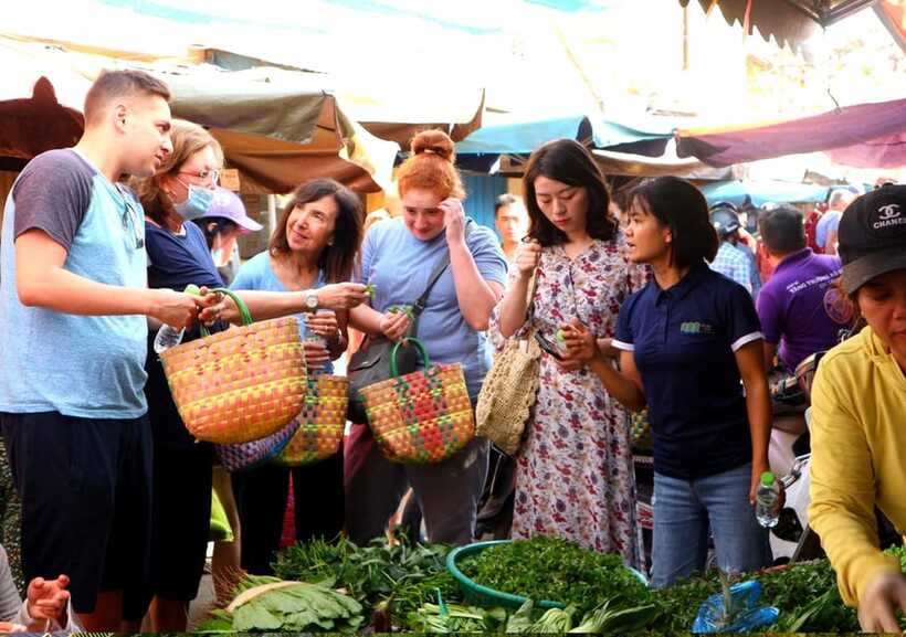Da Nang/Hoi An: Market Tour, Basket Boat Ride, Cooking Class - Who should book this market and basket boat plus cooking class