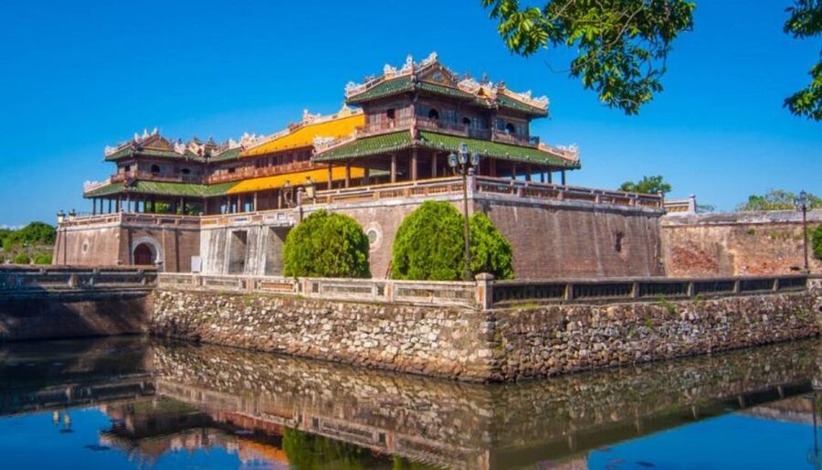 Da Nang: Imperial City of Hue Day Trip with Lunch and Ticket - Da Nang to Hue: the Hai Van Tunnel start that sets the tone