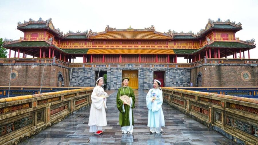 Da Nang: Imperial City of Hue Day Trip with Lunch and Ticket - Khai Dinh Tomb: seeing royal power in stone and detail