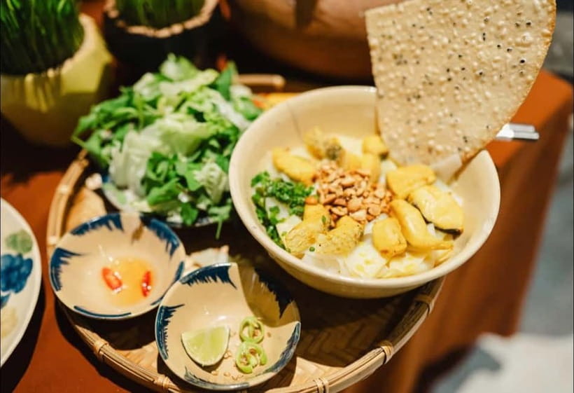 Da Nang: Michelin-Selected Street Food Tour with Local Guide - Street Food Route That Feels Local, Not Tourist-Locked
