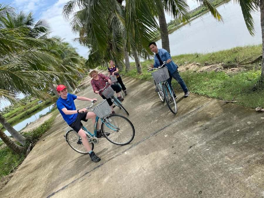 Da Nang or Hoi An: Countryside Bike & Basket Boat Tour - Meet the guides, not just the places