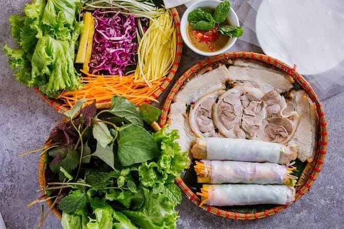 Da Nang Street Food Private Tour With Local Students - A 4-hour Da Nang street food tour with local students