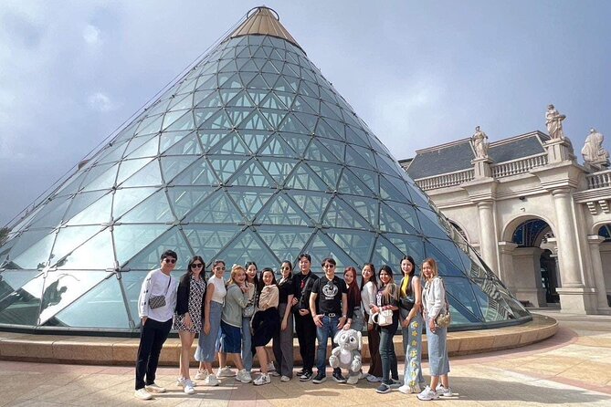 Da Nang to Ba Na Hills & Golden Bridge by private car - Golden Bridge: The Photo Moment You Actually Want Time For